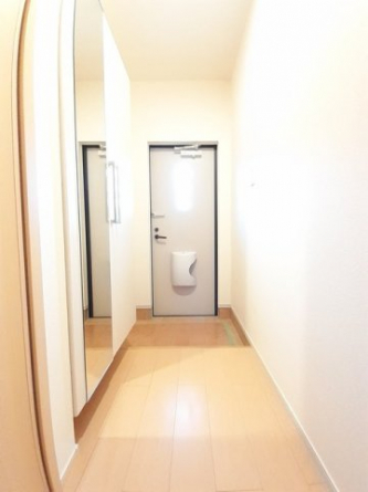 毎日通る玄関はこちらです