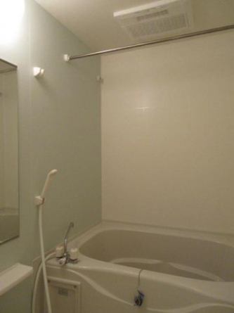 コンパクトで使いやすいお風呂です