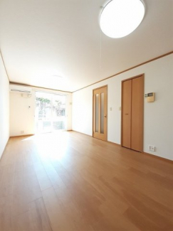 明るい室内です