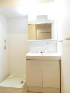 明るい洗面所です