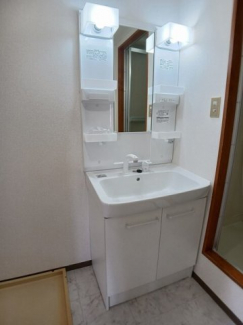 コンパクトで使いやすい洗面所