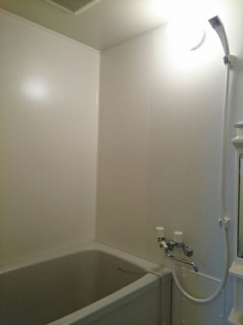 日々の疲れを癒すお風呂付です