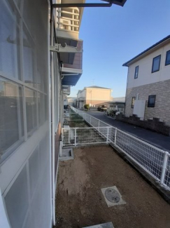 開放的で明るい空間を演出してくれるバルコニーです