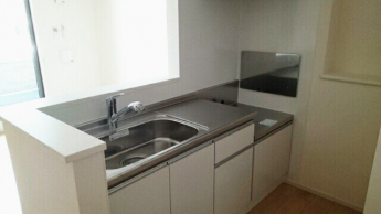 コンパクトなキッチンで掃除もラクラク