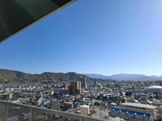 松山の街並みと山々を一望できる眺望