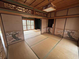 続きの和室。　一体として使えば大空間にも可能です！