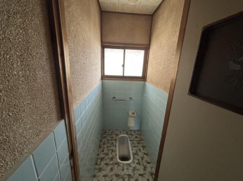 現在は汲取りです。　浄化槽を設置することで、水洗トイレにリフ