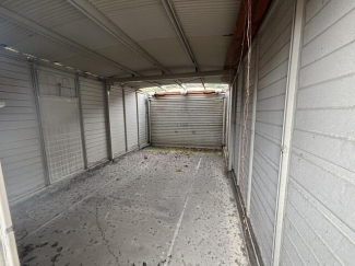 ガレージですが、物置に使えば収納力アップです。