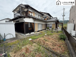 お子様のプール遊びや、ガーデニング、特設カフェで秋の夜長を楽しんだり、日光浴やＢＢＱ、楽しみ方は様々です。