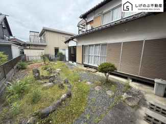 お子様のプール遊びや、ガーデニング、特設カフェで秋の夜長を楽しんだり、日光浴やＢＢＱ、楽しみ方は様々です。