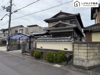 徒歩圏内にスーパーやコンビニエンスストアが充実しているので買い物にとても便利です♪