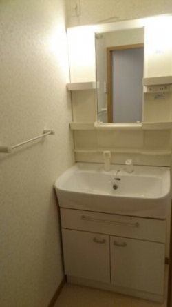 明るい洗面所です