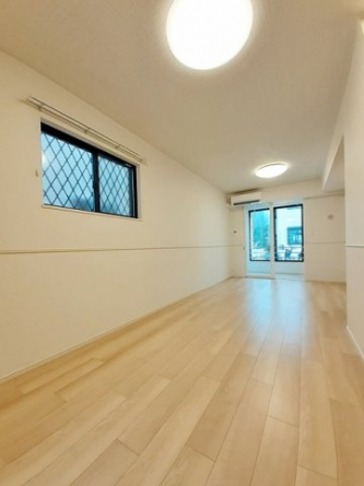 ゆったり過ごせる居間です