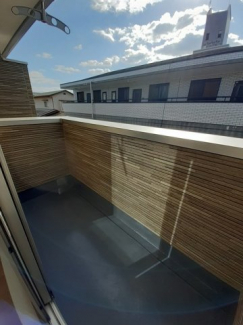 お洗濯にも便利なバルコニー付き