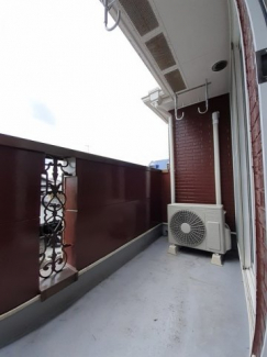 お洗濯にも便利なバルコニー付き