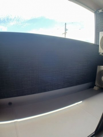 落ち着いた時間を過ごせるバルコニーです