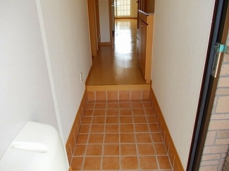 落ち着いた玄関です