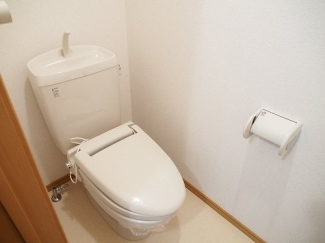 清潔感のあるトイレです