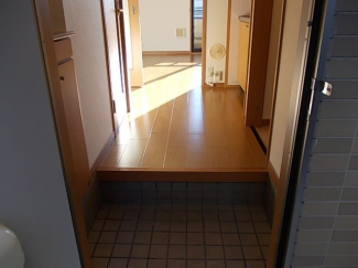 落ち着いた玄関です