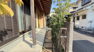 松山市正円寺３丁目の一戸建ての画像