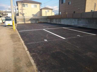 松山市山西町の駐車場の画像