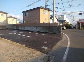 松山市山西町の駐車場の画像