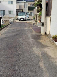 前面道路（南側から北側を撮影したもの）