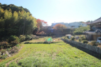 南側の眺望、敷地の畑がよく見えます