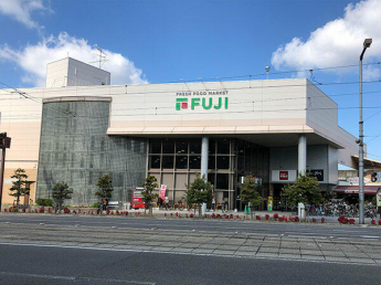 フジ道後店まで1043m