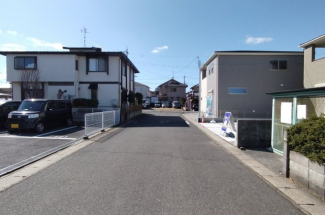 【前面道路含む現地写真】