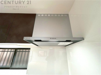 パワフルな吸引力で調理中の臭気等をしっかり処理してくれ、室内を快適に保ってくれます。
