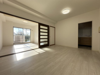 【居間・リビング】