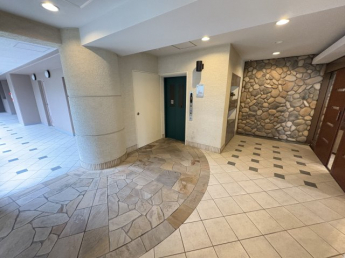 【エントランス】