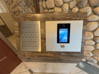 【エントランス】