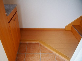 収納もある玄関です