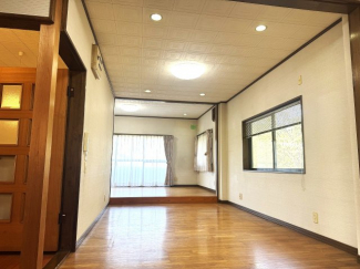 リビング南側から北側