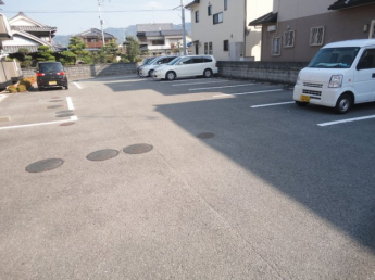 【駐車場】