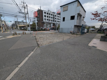 【前面道路含む現地写真】