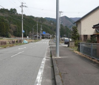 【前面道路含む現地写真】