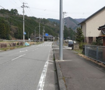 【前面道路含む現地写真】