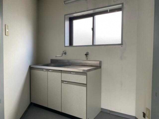 彦根市西沼波町の事務所の画像