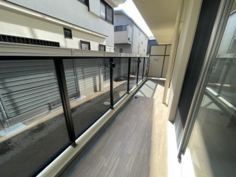 お洗濯にも便利なバルコニー付き