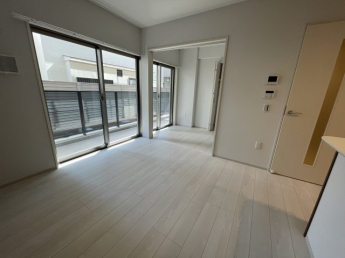 こちらのリビングで趣味の時間をお楽しみください