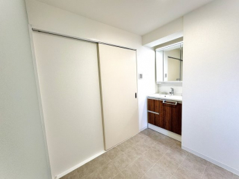 三面鏡タイプのシャンプードレッサー新調♪