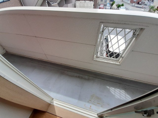 外からの目が気にならないバルコニーで洗濯物が干せます