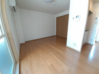 こちらのリビングで趣味の時間をお楽しみください