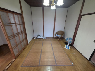 フローリングだけでなく、和室もあります