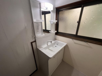 使いやすい独立洗面台です