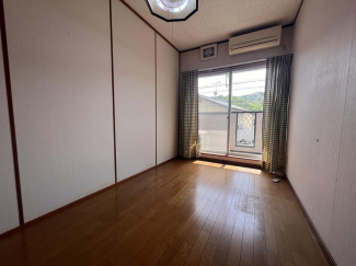 個人の部屋や寝室として使える洋室です