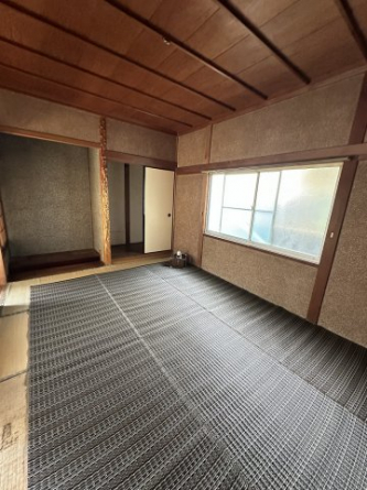 明るい色調の室内です